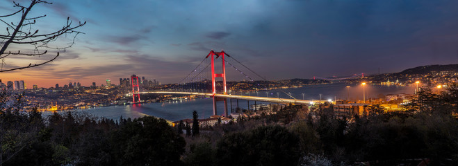 Bosporus-Panorama. Fatih-Sultan-Mehmet-Brücke, Bosporus-Brücke in Istanbul Türkei
