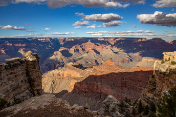 Fototapeta na wymiar scenic view to Grand canyon from mathers point