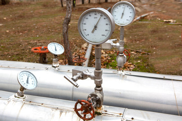 Different types of valves and indicators in the oil industry