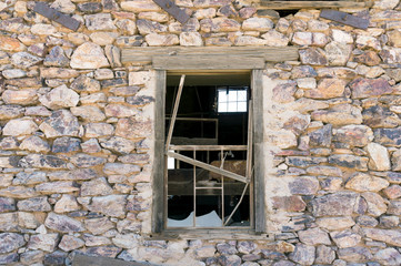 Fototapeta na wymiar Abandoned Gold Mine - building in decay near Wickenburg, Arizona