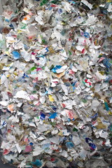 recycling shredded plastic pieces