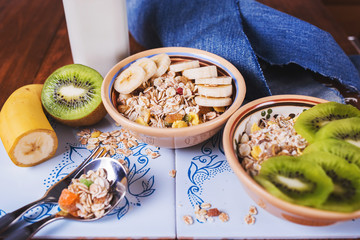 muesli with banana and kiwi