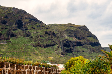 Ringsherum sind Bananenplantagen - La Caleta de Interián ein kleiner Ort an der Nordküste von Teneriffa zwischen Los Silos und Garachico gelegen.  © Guillermo Enrique