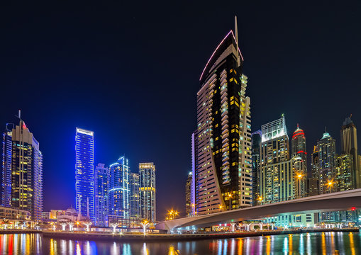 Dubai, tallest skyscrapers locations UAE.