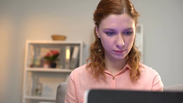 Lady studying asl online lessons for interpreters communication with deaf people