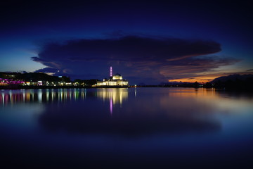 Fototapeta na wymiar wonderful sunset with islamic mosque and bridge at kuching sarawak