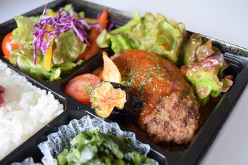 高級弁当　高級豚　ハンバーグ　焼肉　弁当