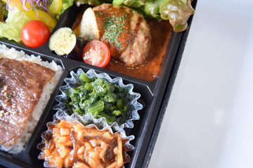 高級弁当　高級豚　ハンバーグ　焼肉　弁当