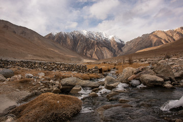 Fototapeta na wymiar Leh Ladakh - Leh, Ladakh, India Beautiful View - River And Mountains Ladakh, India.