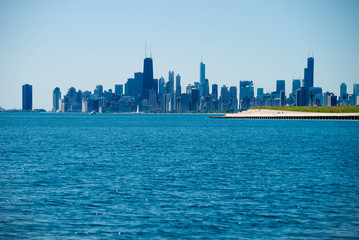 Fototapeta na wymiar City of Chicago at lake Michigan in USA