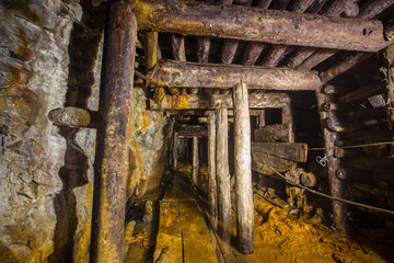 Undeground gold mine tunnel drift timbering