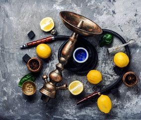 Hookah with lemon