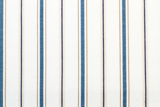 Textura de tela con rayas azules y grices. Vista de frente y de cerca