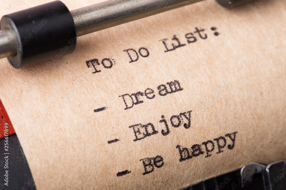 Fototapete to do list - text message on the typewriter close-up