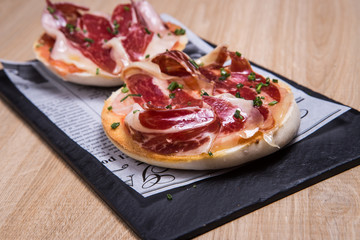 Tostada con jamon