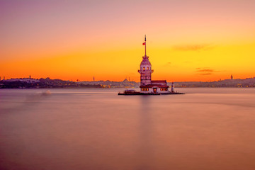 Fototapeta premium Maiden Tower (kiz kulesi ) at sunset - istanbul, Turkey