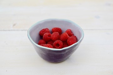 raspberries in bowl