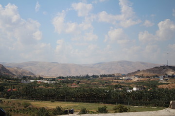 Obraz premium Klasztor kuszenia, w którym Jezus oparł się pokusom szatana po 40-dniowym poście na pustyni w Jerychu w Palestynie