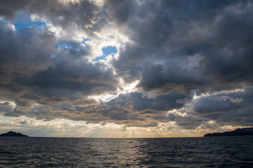 Obraz premium 冬の夕暮れの玄界灘