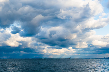 冬の玄界灘の晴れ間