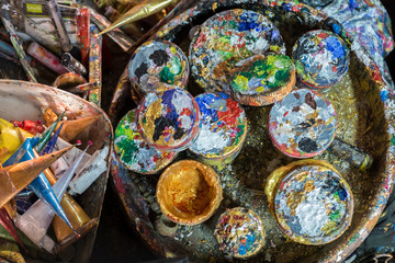 Artist colors tools messed up in tray