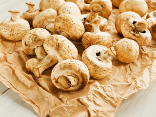 Champignons on wood