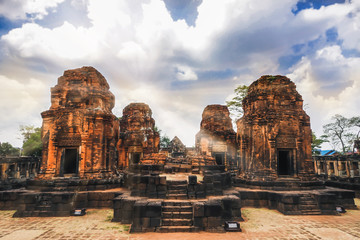 Fototapeta premium The sun shines in three rocky cities