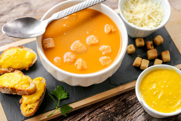 soupe de poisson accompagnée de rouille