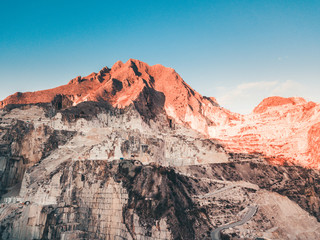 Marmo di Carrara, cava principale e secondaria per la produzione del minerale prezioso.