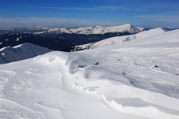 Fototapeta na wymiar Mountain ridge in winter