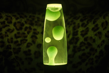 lava lamp make green bubbles in dark
