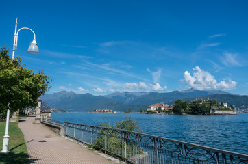 Obraz premium View to Isola Bella island in Maggiore lake from Stresa embankment, Piedmont Italy, Europe.