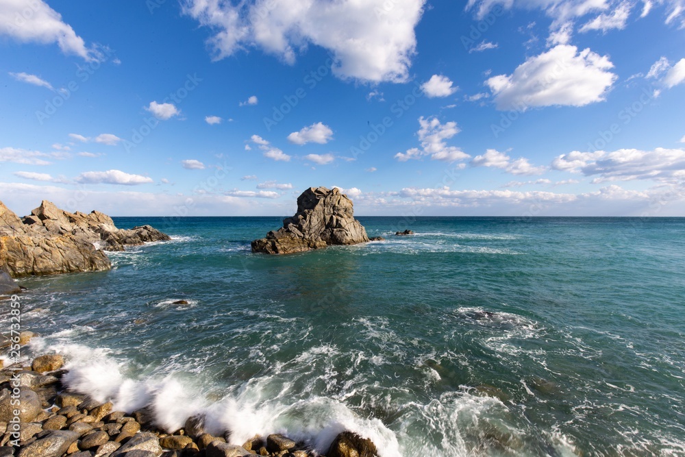 Wall mural Rocks and sea 