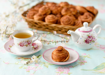 Homemade cinnamon buns cakes on a table