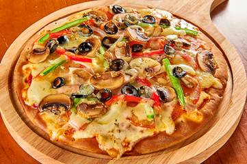 Western-style catering pizza