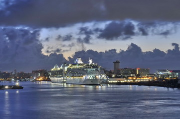 Fototapeta premium Cruise Ships Docked in San Juan, Puerto Rico