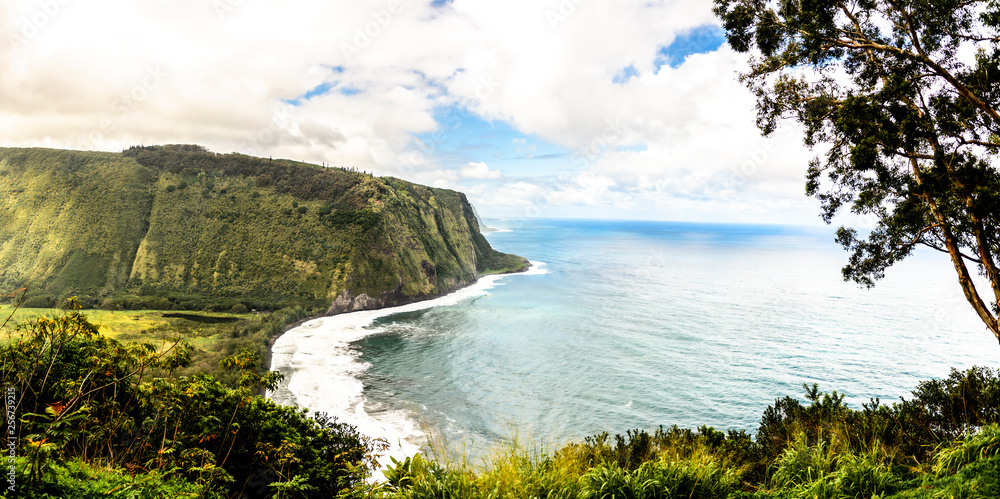 Wall mural the punaluu black sand beach, big island, hawaii