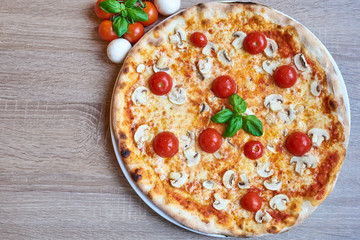 Pizza Mozzarella cherry Tomaten
