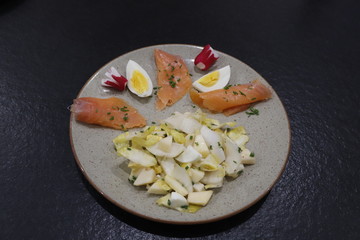 Salade d'endives au saumon fumé
