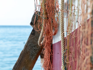 Red de pesca en escalera de barco 03
