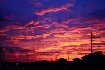 燃えるような夕焼けの街