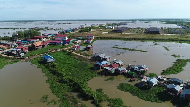 Collection 4K Asie | Cambodge | Village de la r&eacute;gion de Siemreap vue du ciel