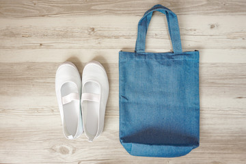 Shoes and shoe bags.  シューズとシューズ用の袋