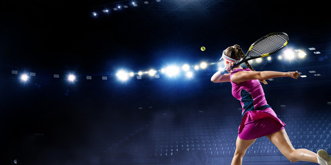 Fototapeta premium Wielki tenisista. Różne środki przekazu