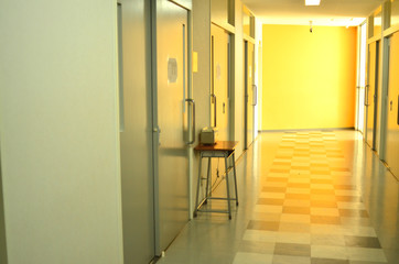 学校の風景　放課後の廊下