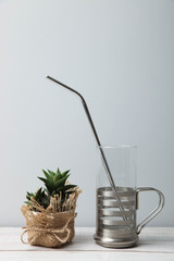 one steel straw, zero waste.