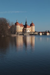 Blick zum Barockschloss Moritzburg