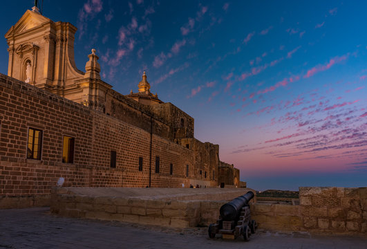 La Cattedrale dell'Assunzione della Vergine Maria dentro la Cittadella fortificata di Victoria, isola di Gozo MT