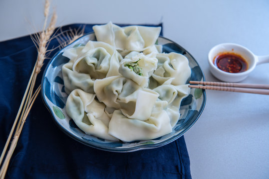 A plate of freshly cooked wonton