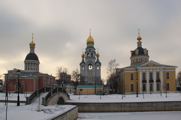 Fototapeta na wymiar temple complex in Moscow